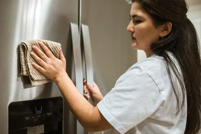 Refrigerator repair in a Fort Mitchell, KY kitchen