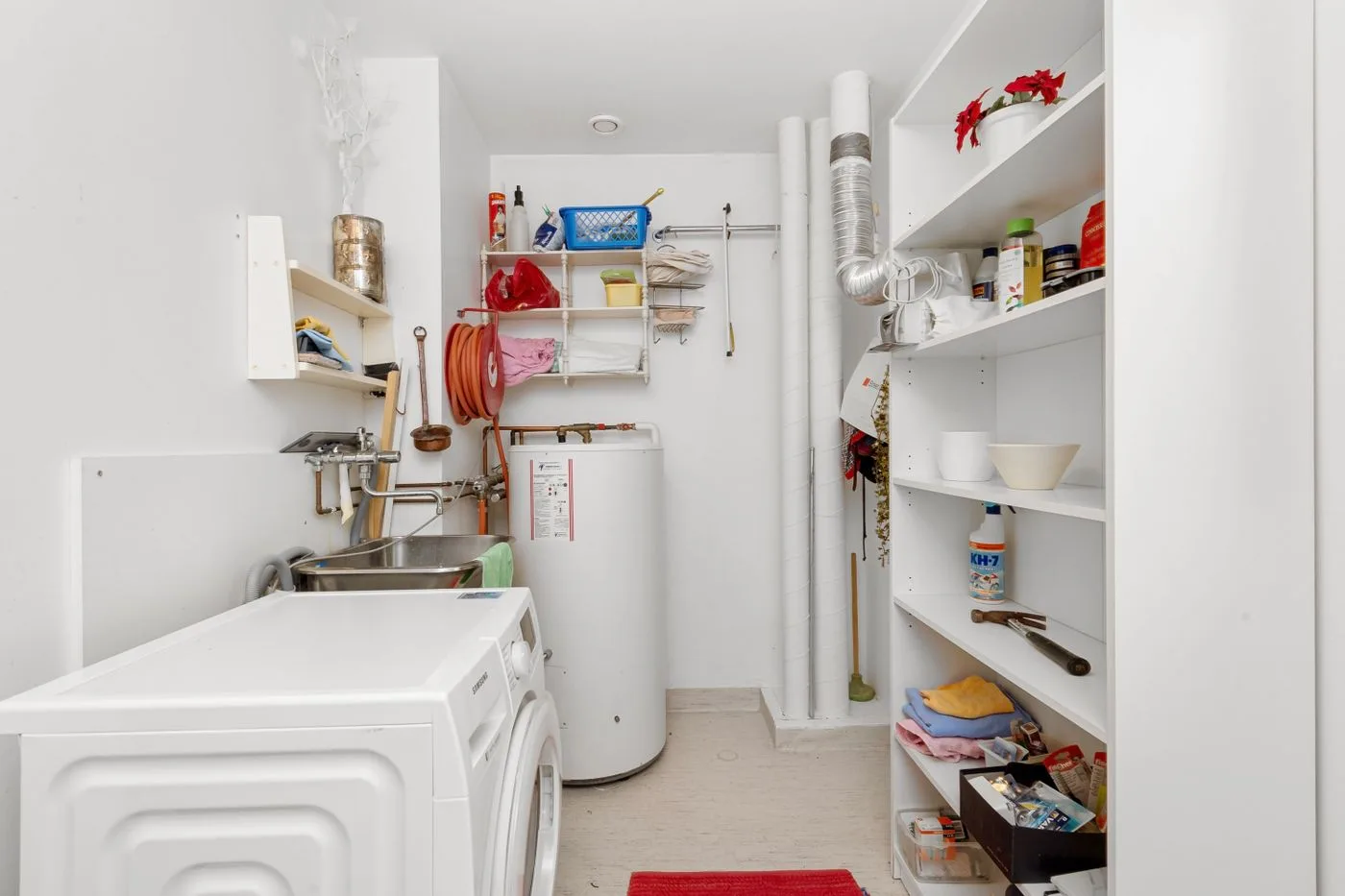 Washer and dryer laundry pair in a Greendale, IN home